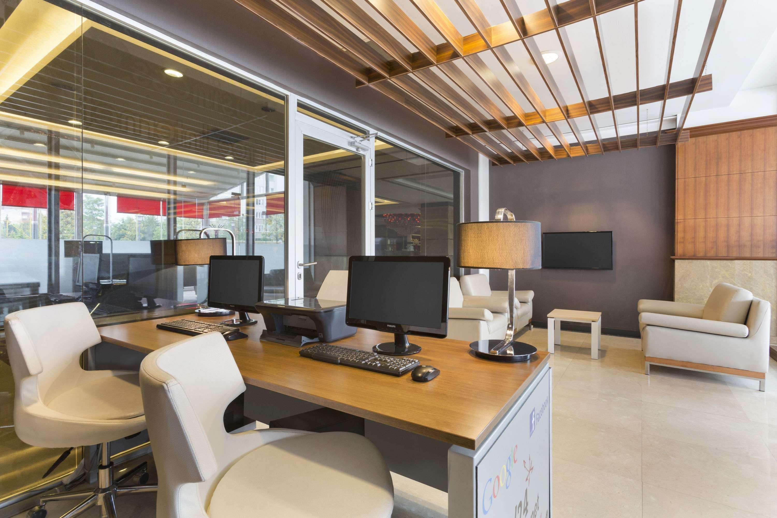 라마다 플라자 바이 윈덤 이즈미트 호텔 코자엘리 외부 사진 3D interior rendering of a modern office