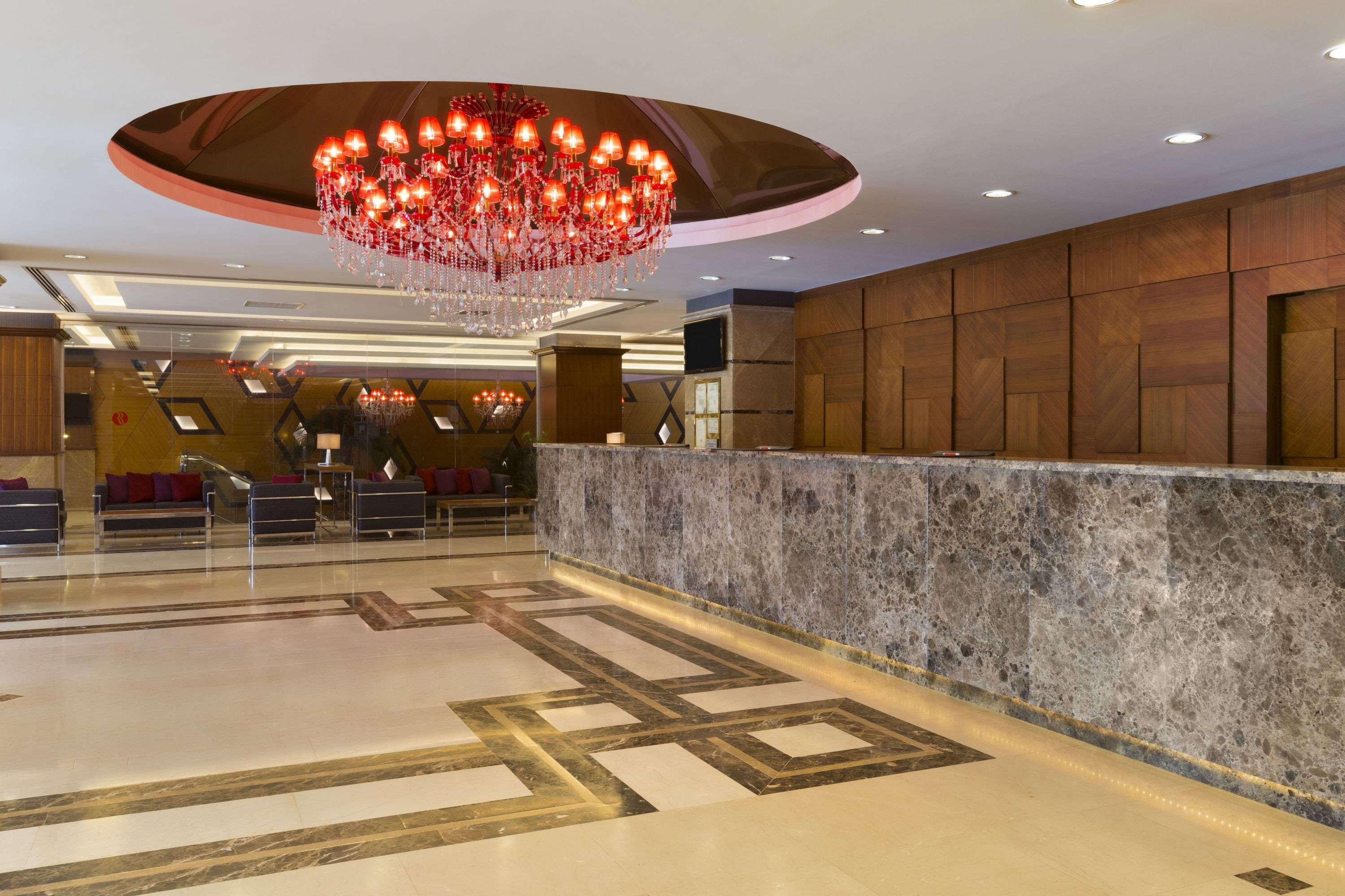 라마다 플라자 바이 윈덤 이즈미트 호텔 코자엘리 외부 사진 Lobby