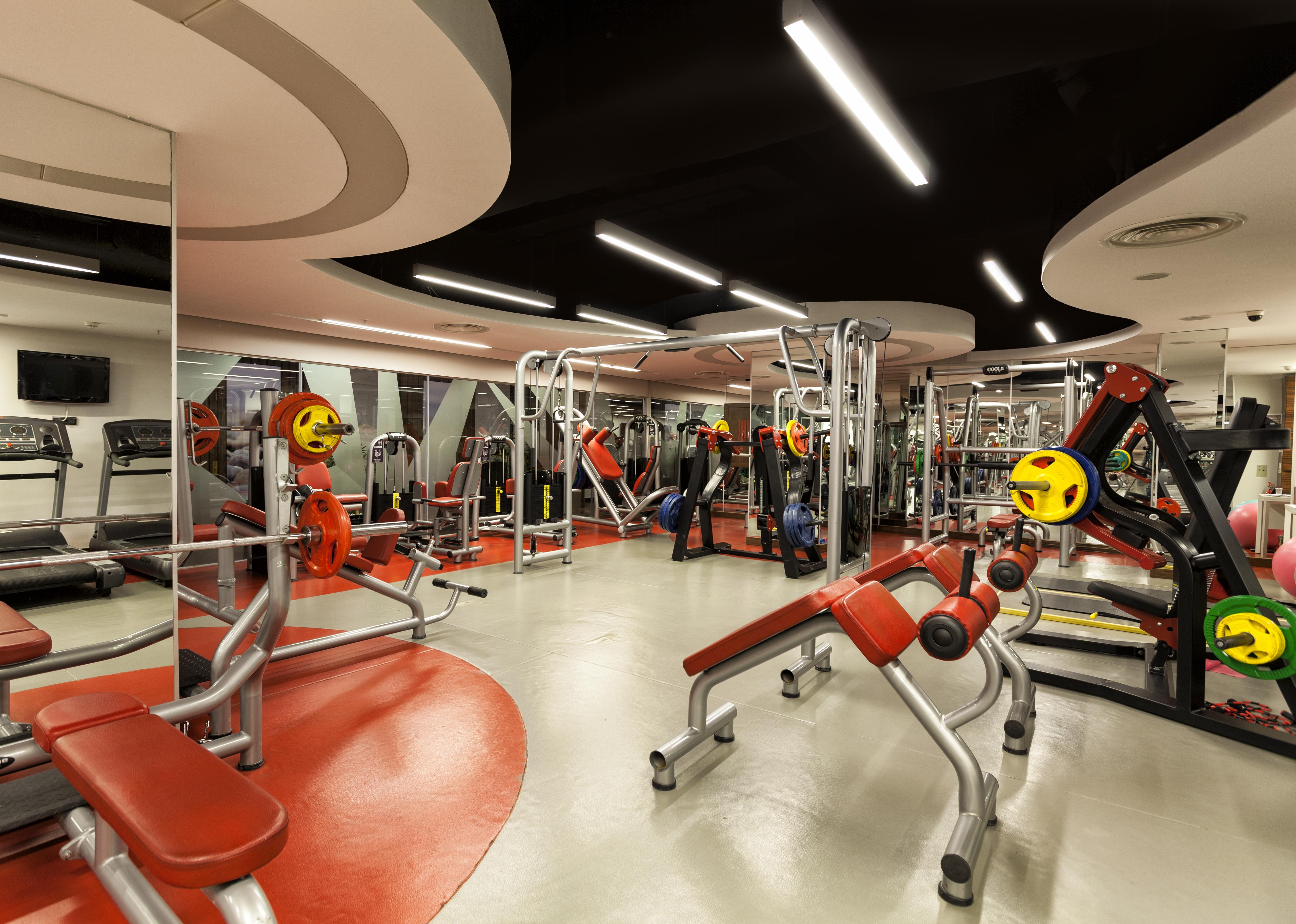 라마다 플라자 바이 윈덤 이즈미트 호텔 코자엘리 외부 사진 Anytime Fitness in the UK