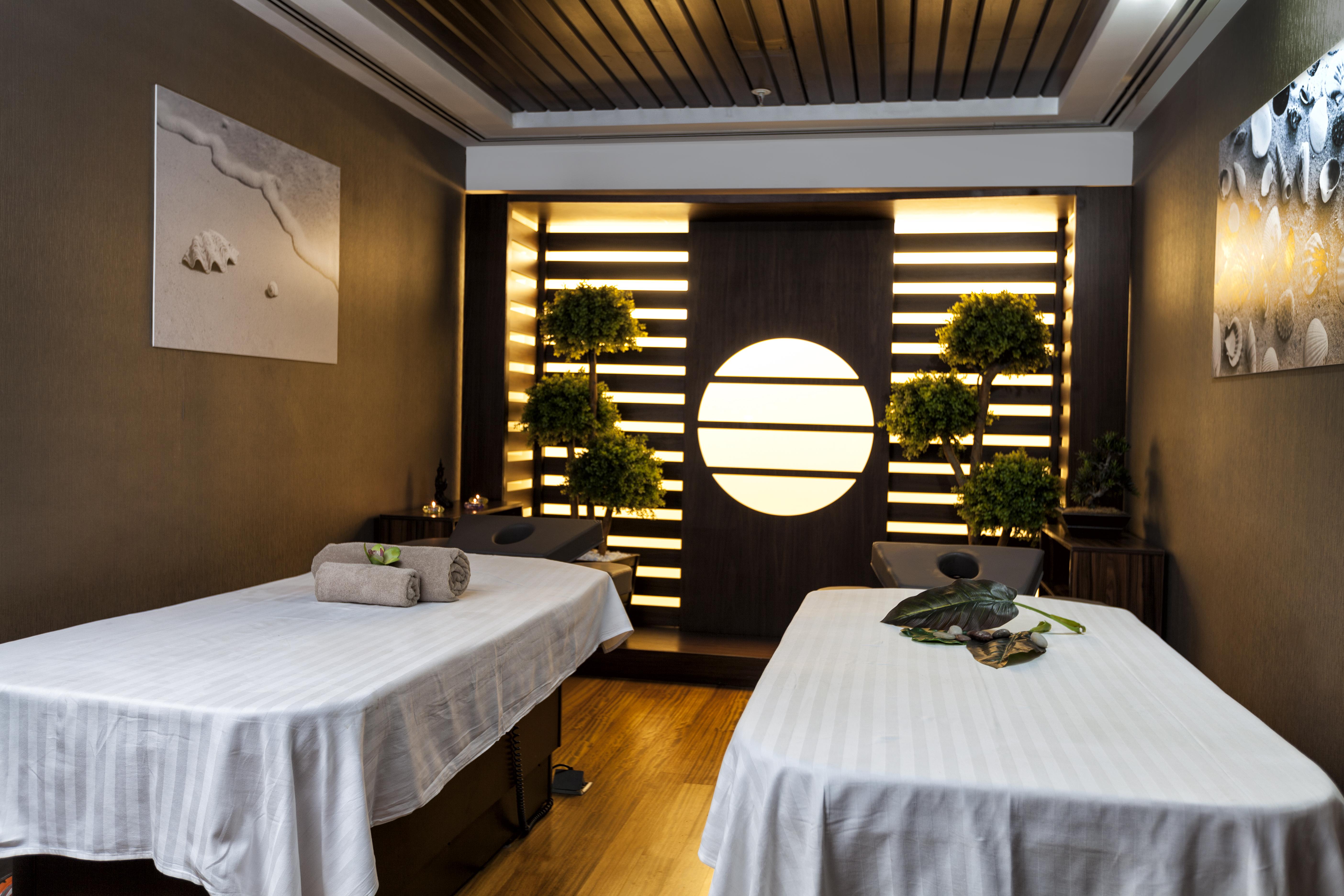 라마다 플라자 바이 윈덤 이즈미트 호텔 코자엘리 외부 사진 A spa treatment room