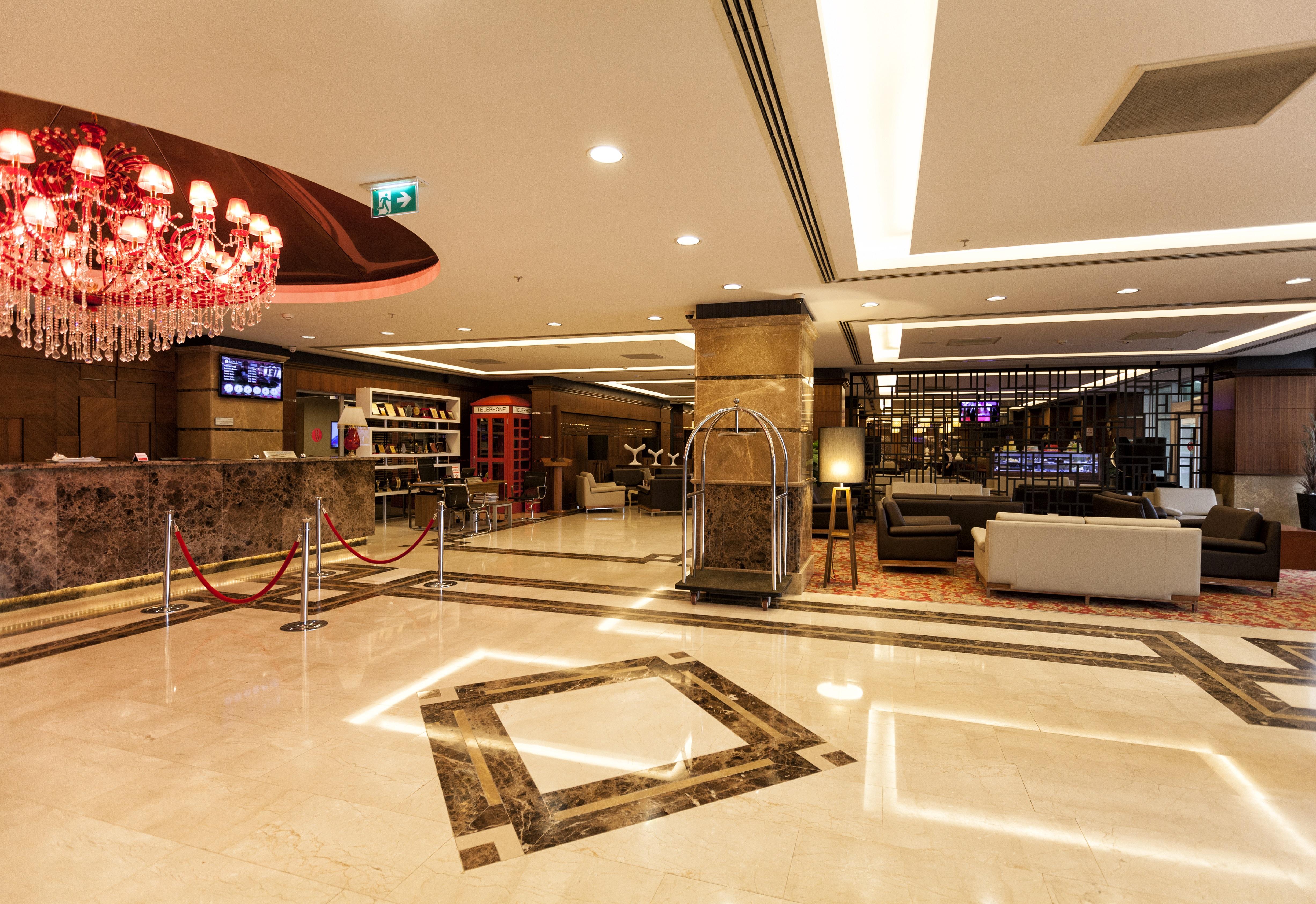 라마다 플라자 바이 윈덤 이즈미트 호텔 코자엘리 외부 사진 Lobby