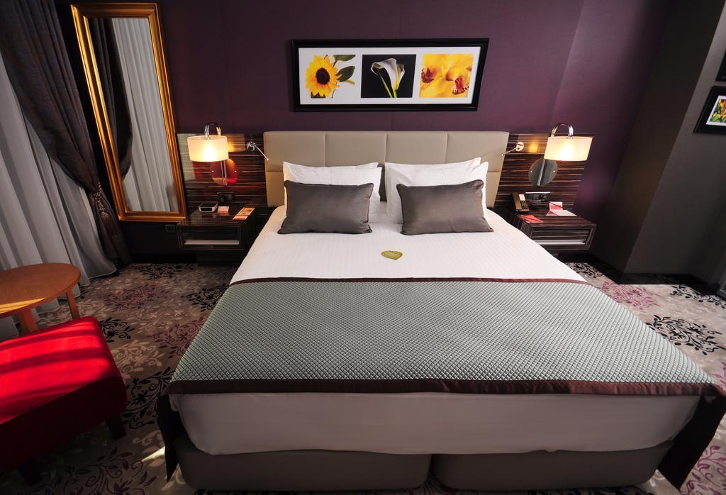 라마다 플라자 바이 윈덤 이즈미트 호텔 코자엘리 외부 사진 A waterbed