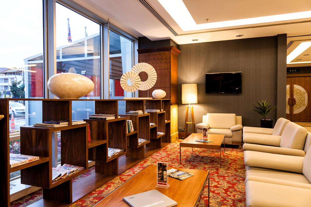 라마다 플라자 바이 윈덤 이즈미트 호텔 코자엘리 외부 사진 The lounge at the airport